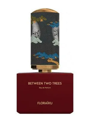 Floraïku Between Two Trees